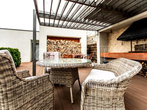 дом по адресу Днепровская набережная ул.