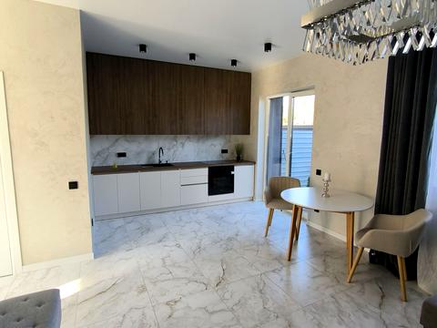 будинок за адресою Свято-Покровська вул. (Леніна)