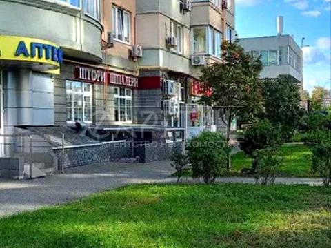 коммерческая по адресу Раисы Окипной ул., 4