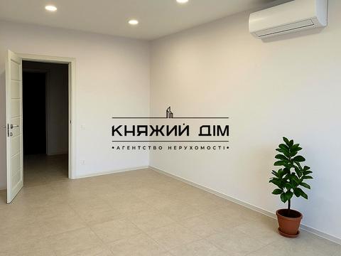 комерційна за адресою Дніпровська набережна вул., 20-Б