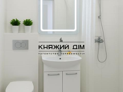 комерційна за адресою Дніпровська набережна вул., 20-Б