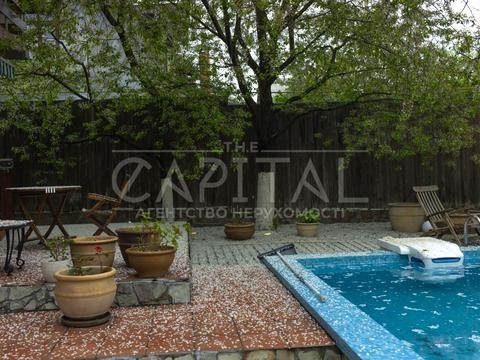 будинок за адресою Євгена Чикаленка вул. (Матросова)