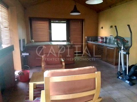 будинок за адресою Євгена Чикаленка вул. (Матросова)