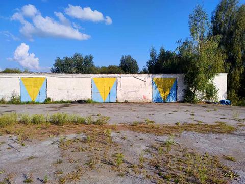 комерційна за адресою Центральна, 90