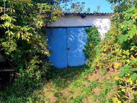 комерційна за адресою Центральна, 90