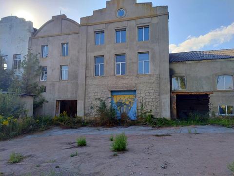 комерційна за адресою Центральна, 90