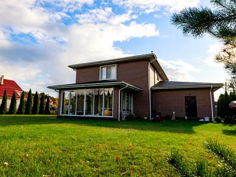 будинок за адресою Молодіжна вул.