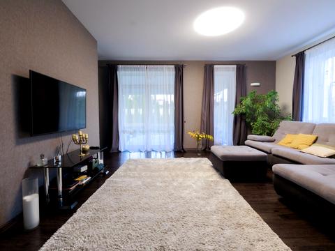 будинок за адресою Молодіжна вул.