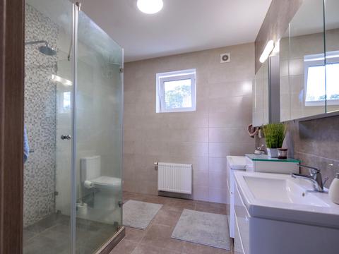 будинок за адресою Молодіжна вул.