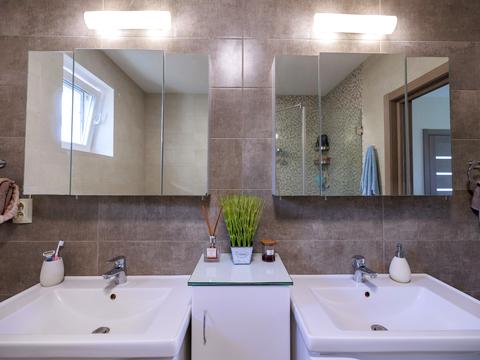 будинок за адресою Молодіжна вул.