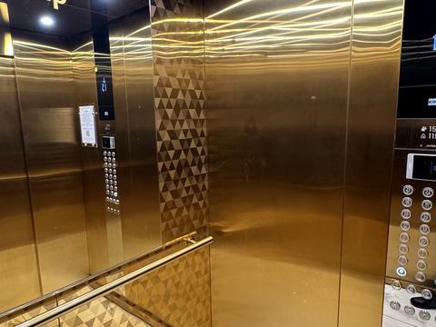 комерційна за адресою Жилянська вул., 68