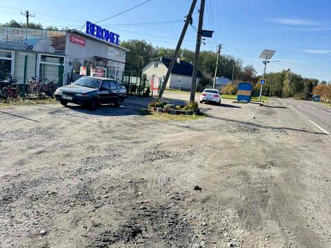 комерційна за адресою Лісова, 1