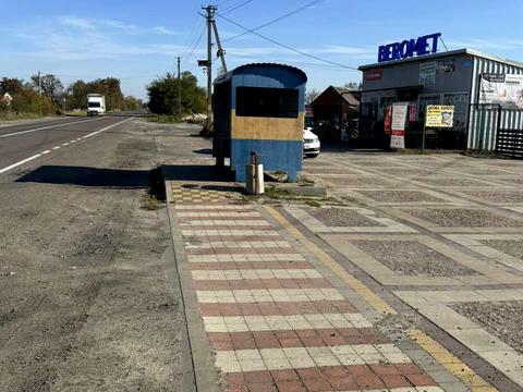 комерційна за адресою Лісова, 1