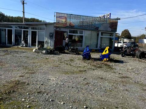 комерційна за адресою Лісова, 1