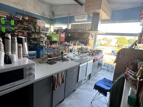 комерційна за адресою Лісова, 1