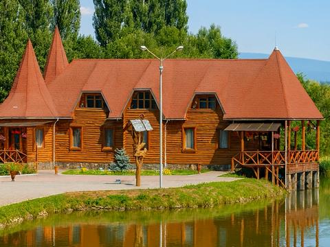 коммерческая по адресу Яблунева, 27