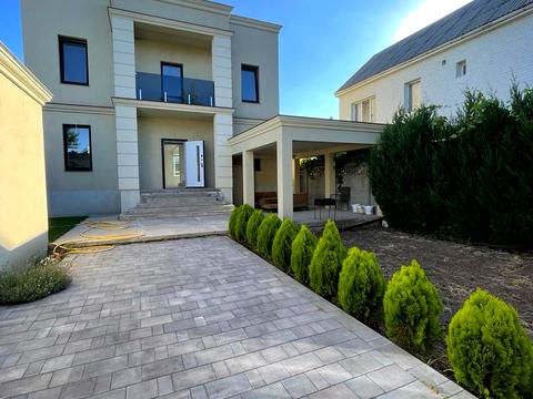 будинок за адресою місячна