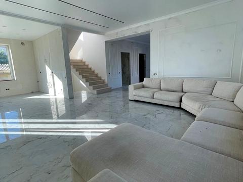 будинок за адресою місячна