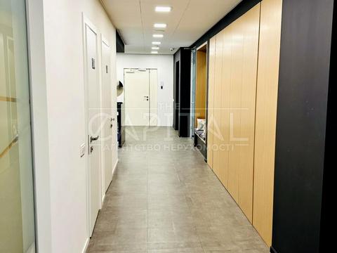 комерційна за адресою Саксаганського вул., 12