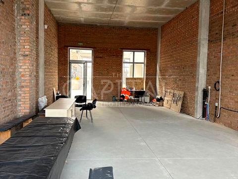 комерційна за адресою Набережно-Хрещатицька вул., 21