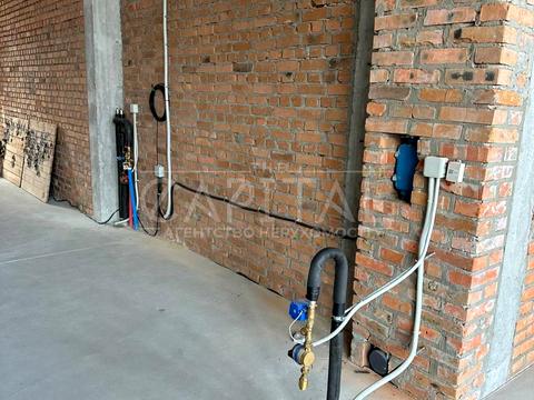 комерційна за адресою Набережно-Хрещатицька вул., 21