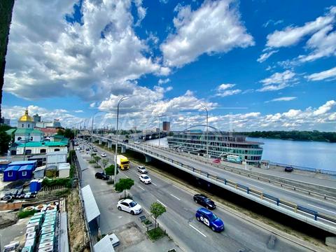 комерційна за адресою Набережно-Хрещатицька вул., 21