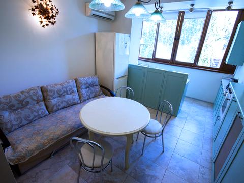 квартира за адресою Таїрова вул., 6