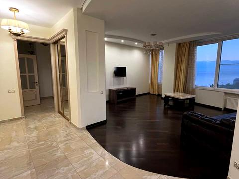 квартира за адресою Літературна вул., 1а