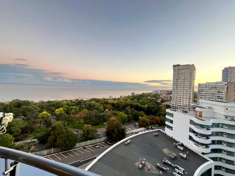 квартира за адресою Літературна вул., 1а