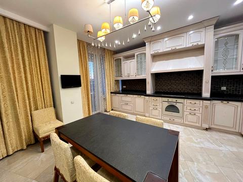 квартира за адресою Літературна вул., 1а