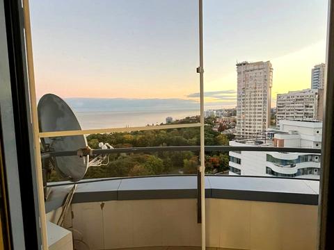 квартира за адресою Літературна вул., 1а