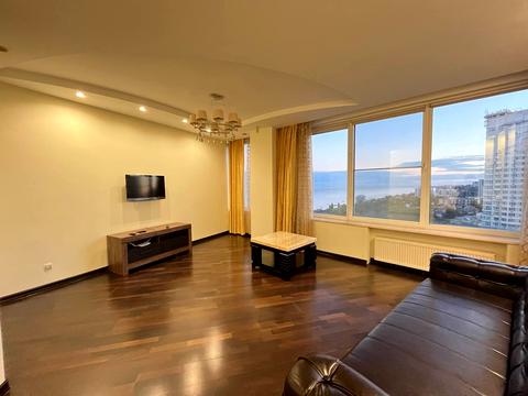 квартира за адресою Літературна вул., 1а