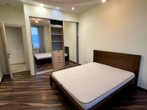 квартира за адресою Літературна вул., 1а