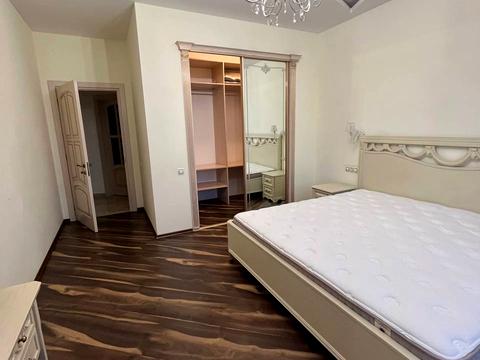 квартира за адресою Літературна вул., 1а