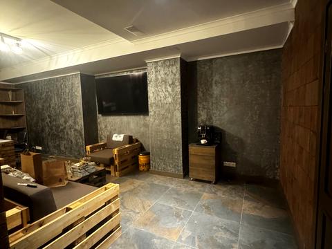 комерційна за адресою Бишівська вул., 1