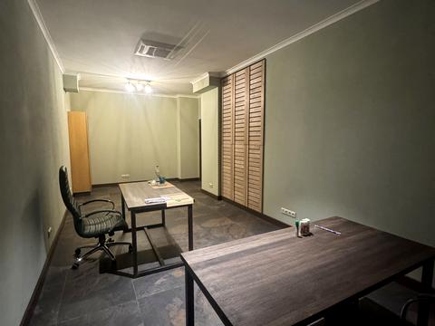 комерційна за адресою Бишівська вул., 1