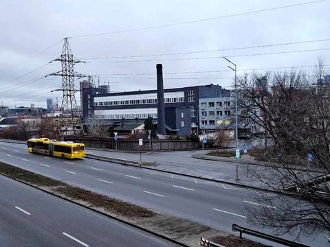 комерційна за адресою Саперно-Слобідська вул., 25