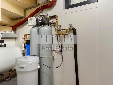 будинок за адресою Київ, Лютнева вул.