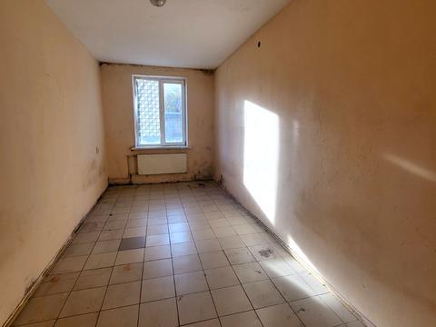 комерційна за адресою Вінстона Черчилля вул. (Червоноткацька), 48