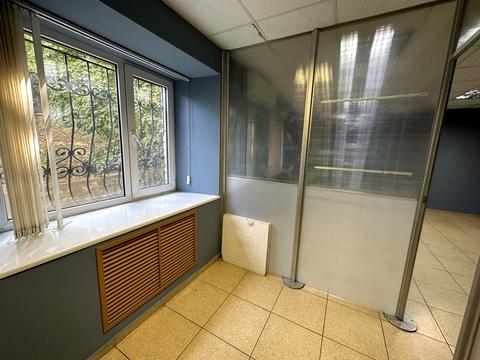 комерційна за адресою Ігорівська вул., 2/6