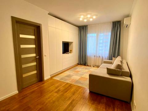 квартира за адресою Софії Русової вул., 7