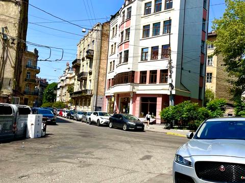 комерційна за адресою Миколи Костомарова вул., 1