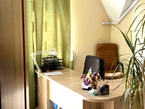 комерційна за адресою Миколи Костомарова вул., 1