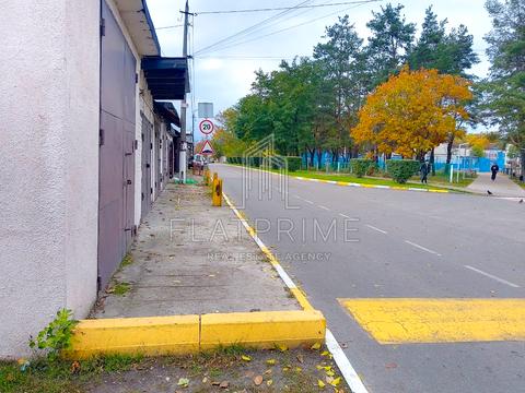 комерційна за адресою Вокзальна вул., 18