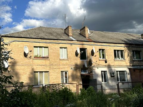 комерційна за адресою Дмитра Янченка вул., 2