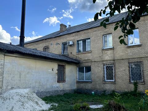 комерційна за адресою Дмитра Янченка вул., 2