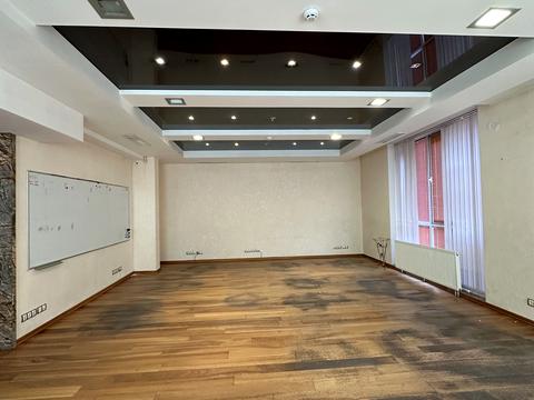 комерційна за адресою Почайнинська вул., 70