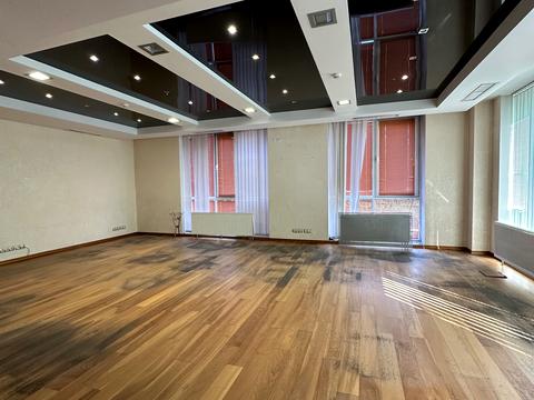 комерційна за адресою Почайнинська вул., 70