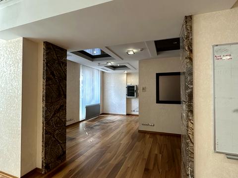 комерційна за адресою Почайнинська вул., 70