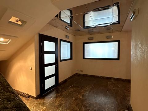 комерційна за адресою Почайнинська вул., 70